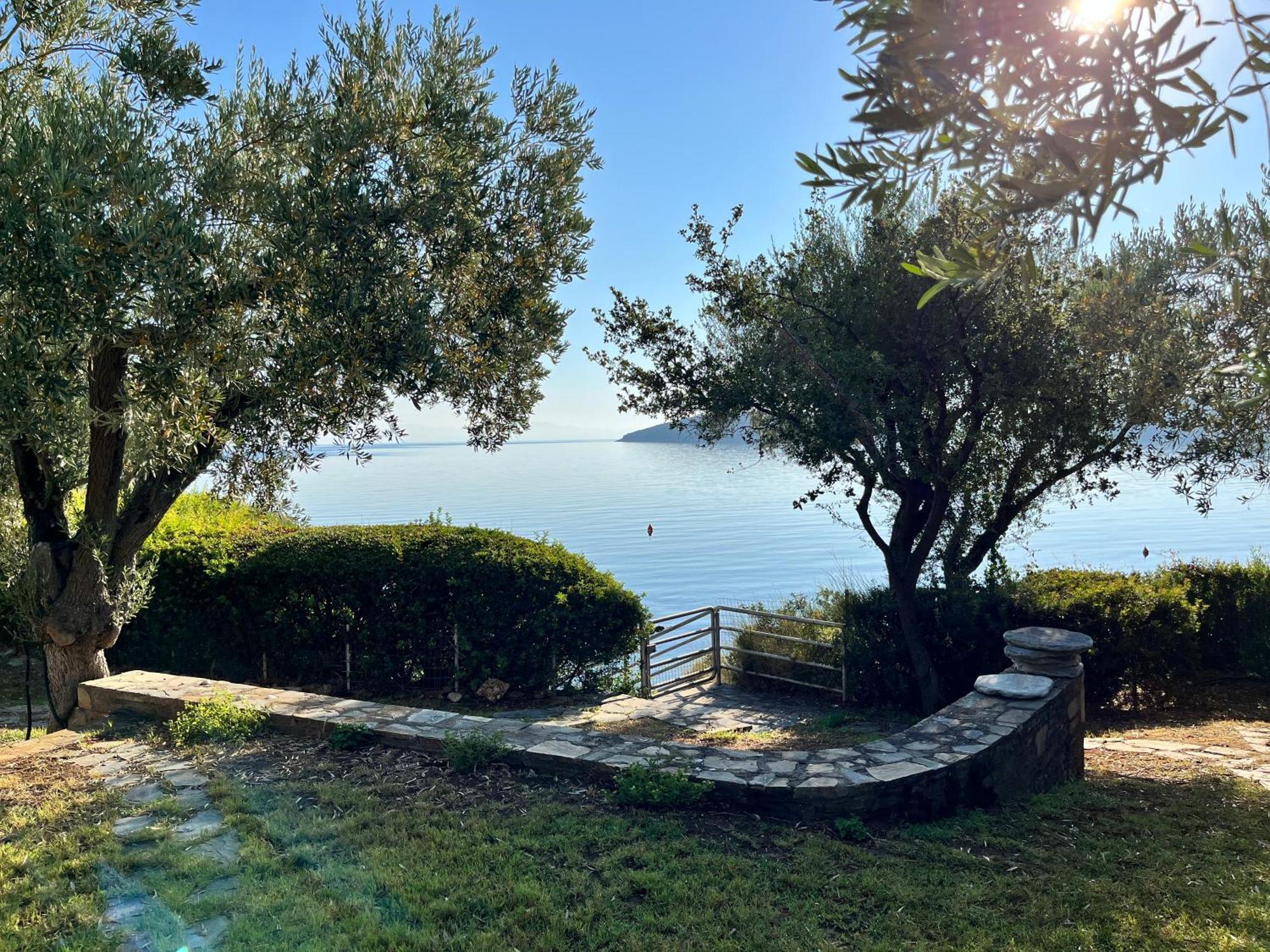 Villa Liana Sourpi Exterior photo